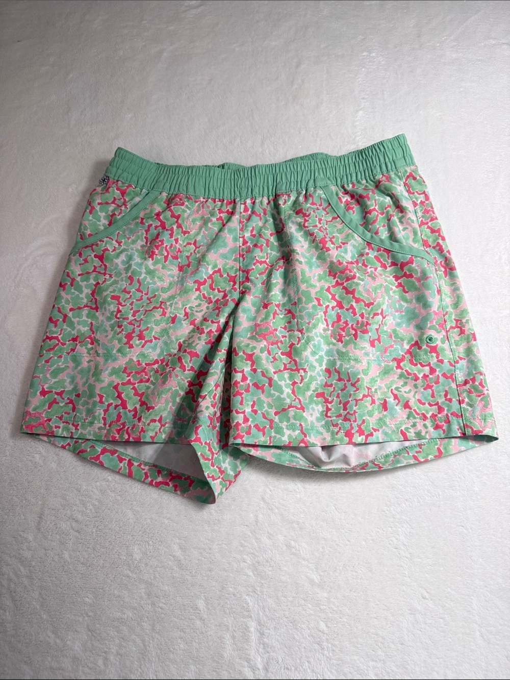 Columbia PFG Patterned Preppy Water Shorts Small